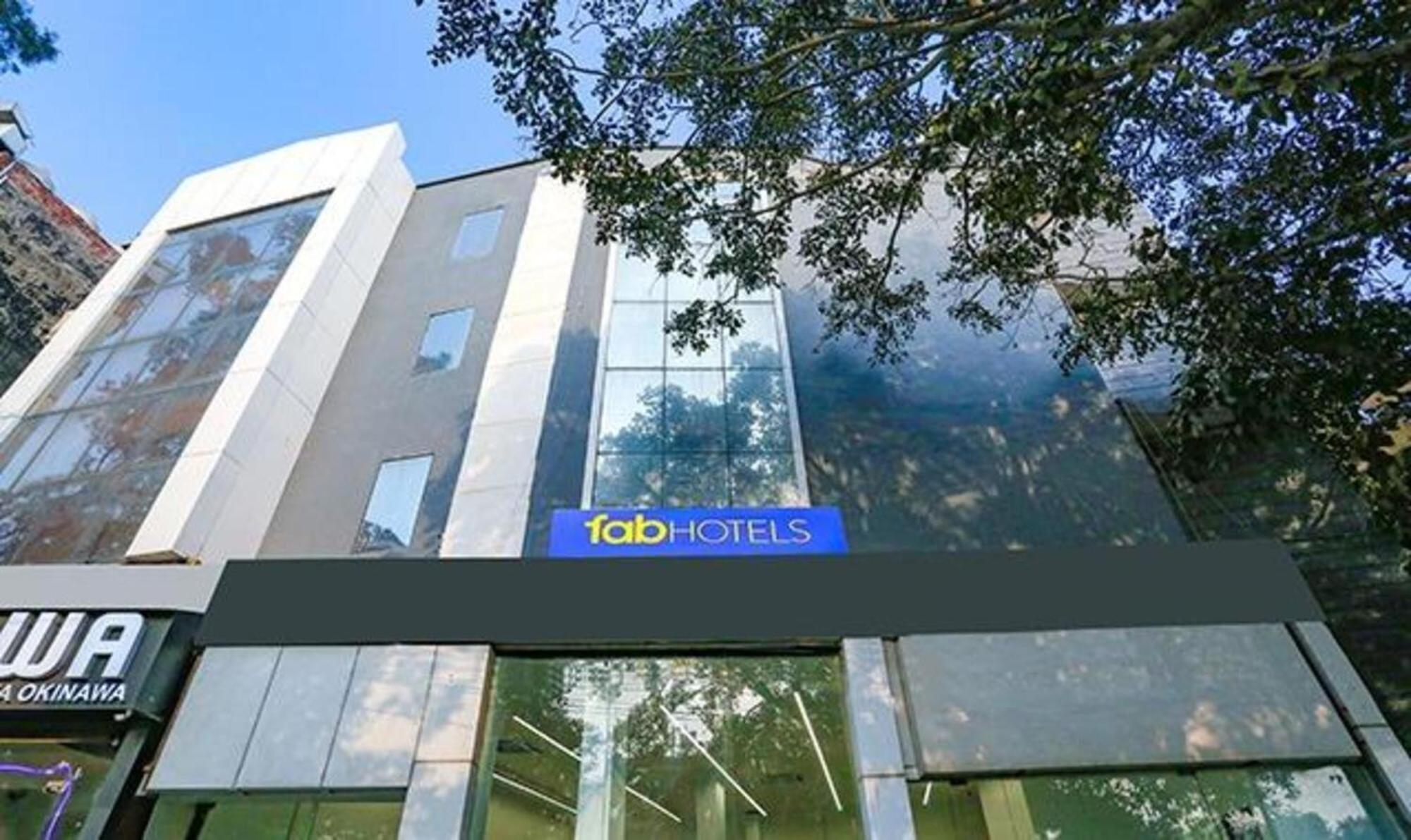 Fabhotel Urban Residency Model Town Nueva Delhi Exterior foto