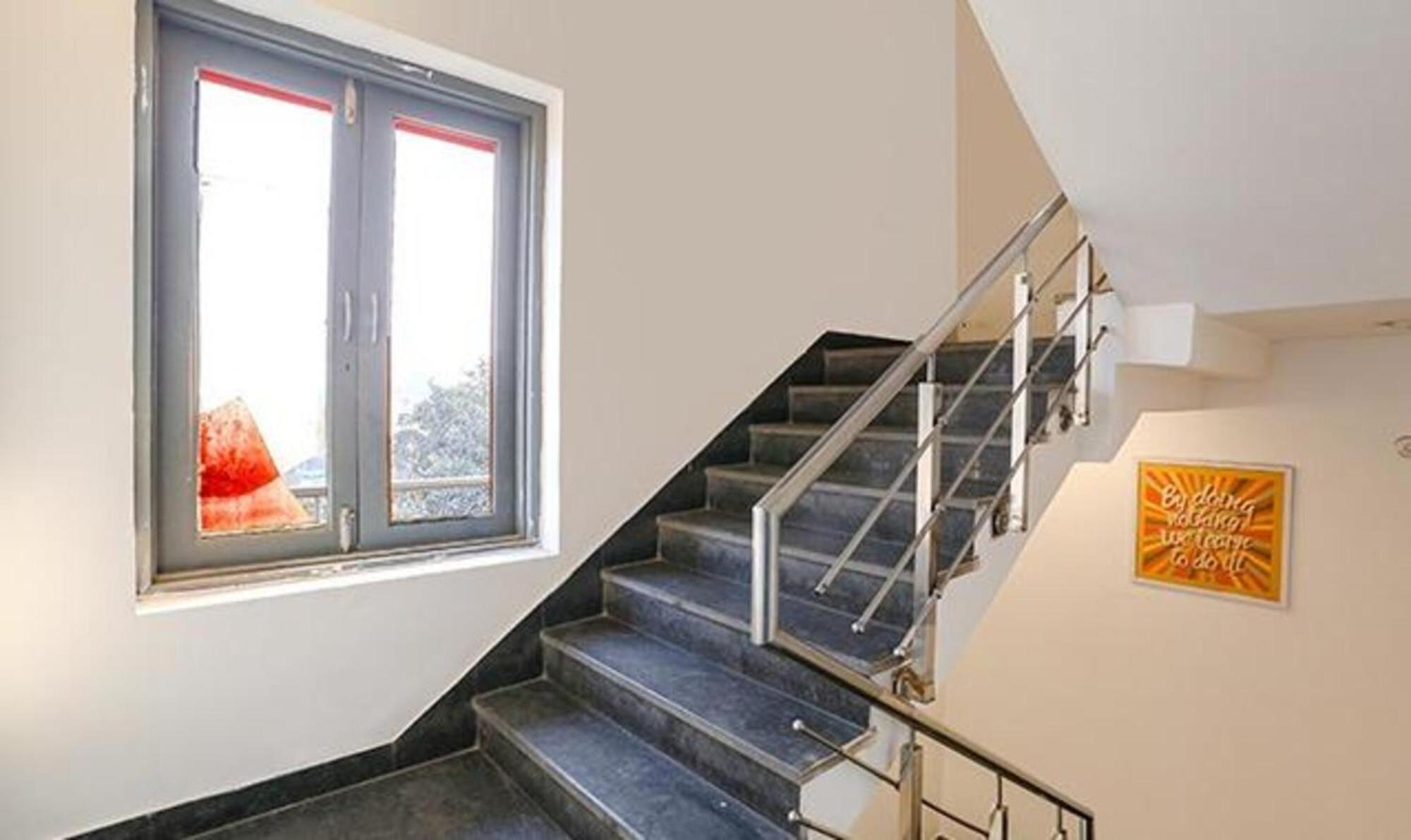 Fabhotel Urban Residency Model Town Nueva Delhi Exterior foto